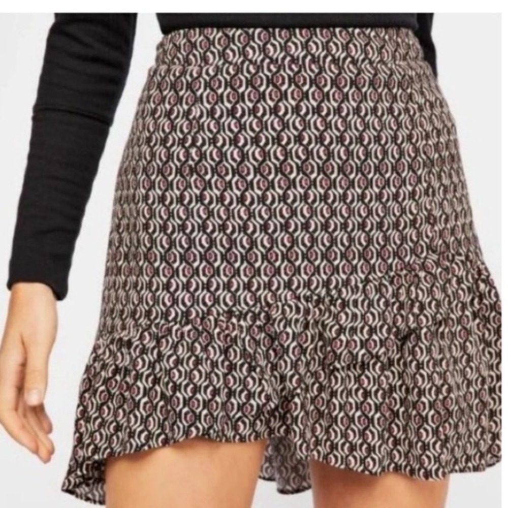 Free People Ruffle Mini Skirt Geometric Tile Print Black White Red Size 0 Womens